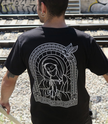 Camiseta in tracks we trust