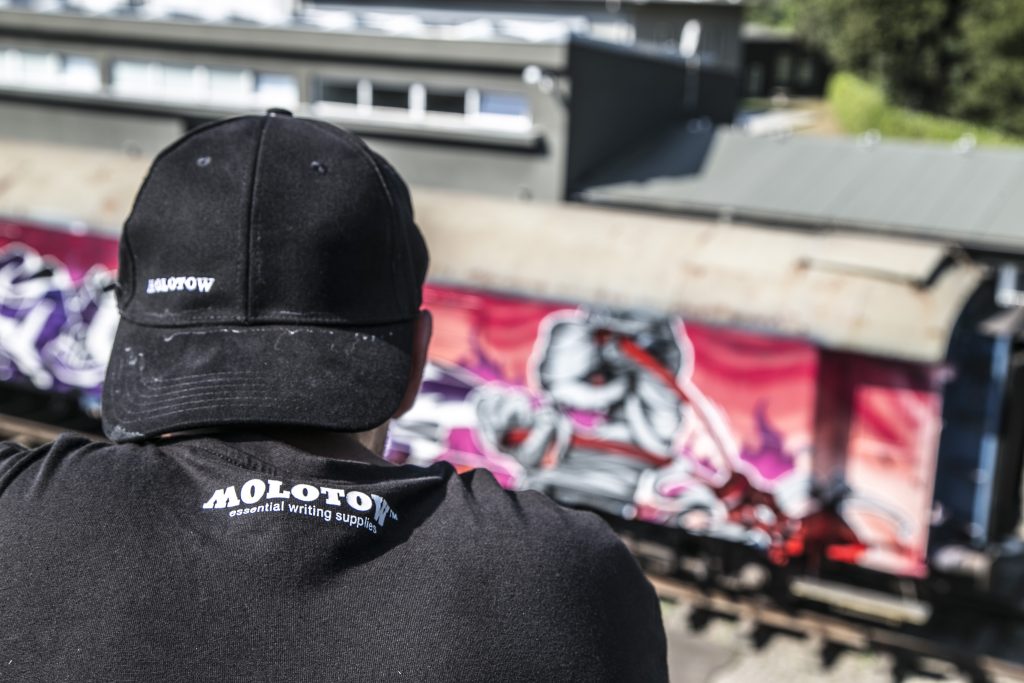 orus-molotow-train-7